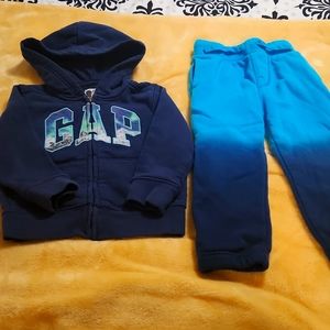 Gap toddler boys size 3 jogging suit (pants and hoodie)